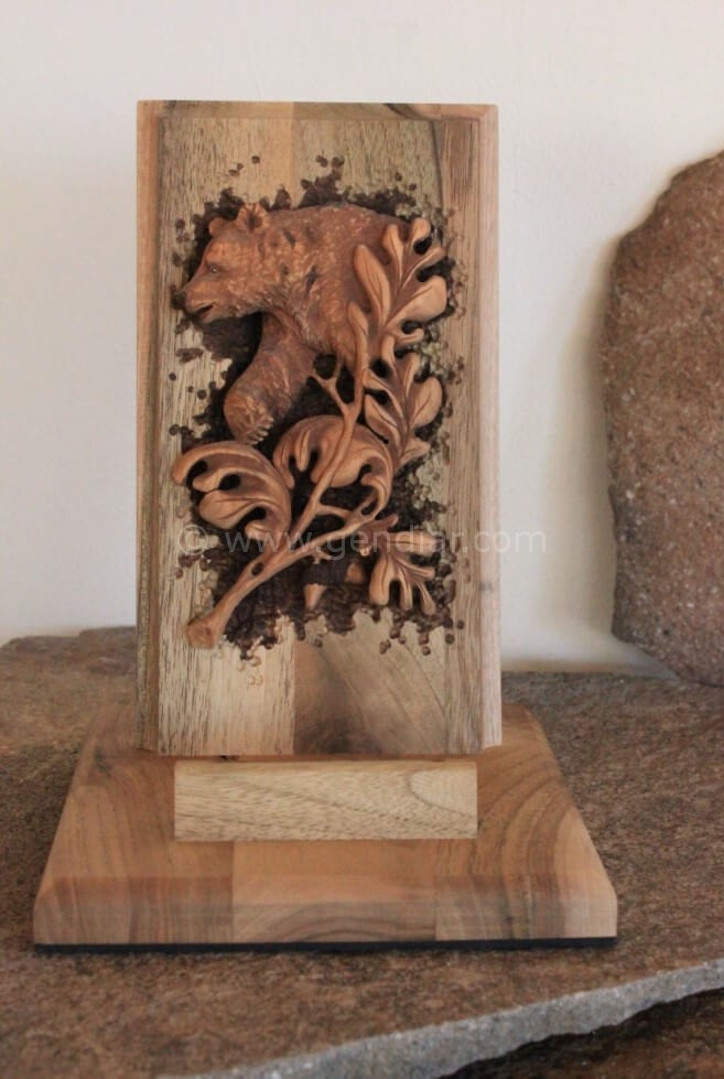 Wood carving bear brown for hunters